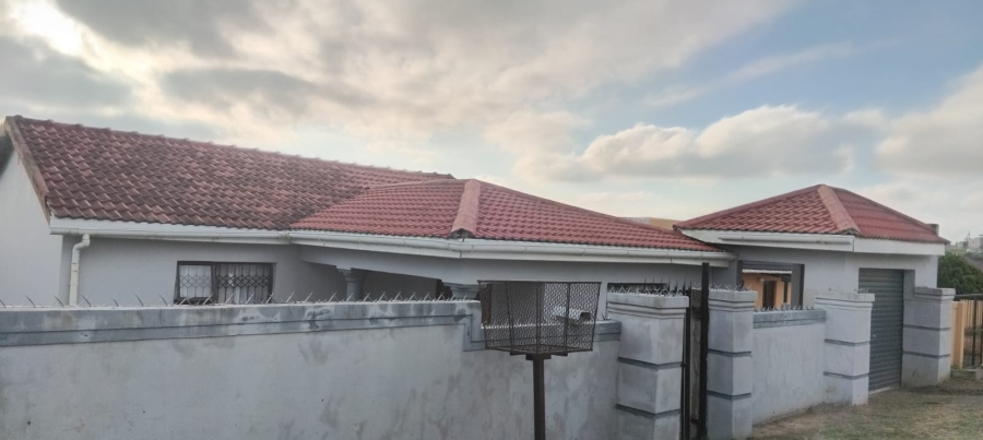 2 Bedroom Property for Sale in Phakamisa Eastern Cape